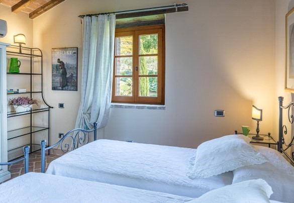 Twin bedroom with joinable beds n.2 on the first floor with bathroom en-suite - Casal Parro 