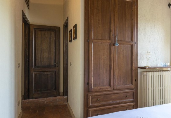 Camera matrimoniale n.3 con bagno en-suite e uscita diretta in giardino - Casale al Doglio