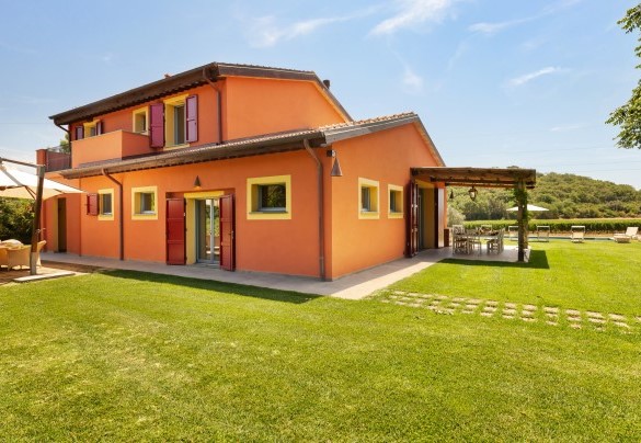 The villa surrounded by the well-kept lawn - Casale Ansedonia