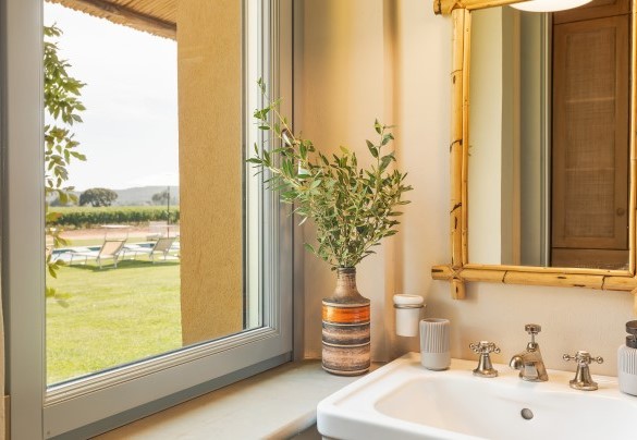 Bathroom with shower n.1 en suite to bedroom n.1, ground floor - Casale Ansedonia
