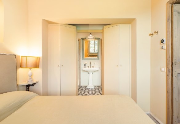 Double bedroom n. 2 with en suite bathroom on the first floor - Casale Ansedonia