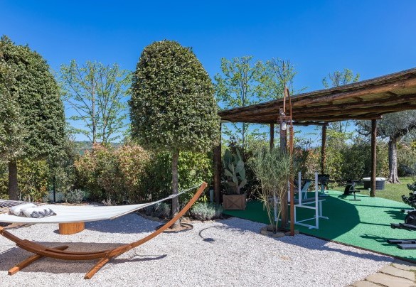 The well-equipped outdoor gym is the perfect place to exercise outdoors - Casale Bella Vita