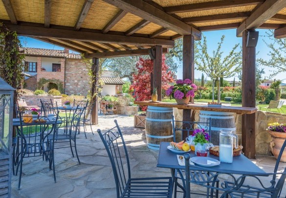 The delightful wooden veranda - Casale Bella Vita