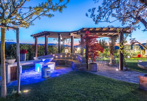 The suggestive garden lighting - Casale Bella Vita