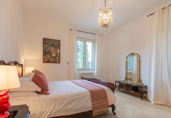 La camera da letto matrimoniale n.5 al primo piano – Casale Buccellato