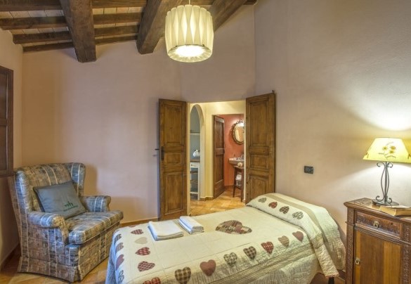 Twin bedroom n.4 on the first floor - Casale degli Ulivi