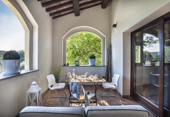 Terrace overlooking the pool - Casale degli Ulivi