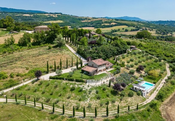 La proprietà vista dall'alto - Casale dei Gelsomini