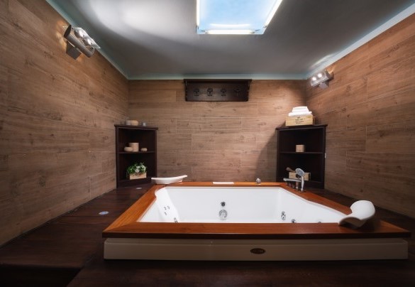  Whirlpool tub on the basement - Casale dei Girasoli