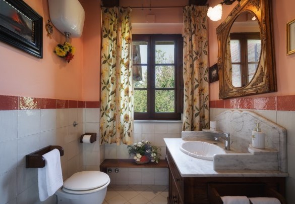 Bagno en suite doccia idromassaggio al primo piano - Casale dei Girasoli 