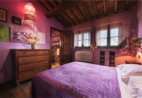 Double bedroom on the first floor - Casale dei Girasoli 