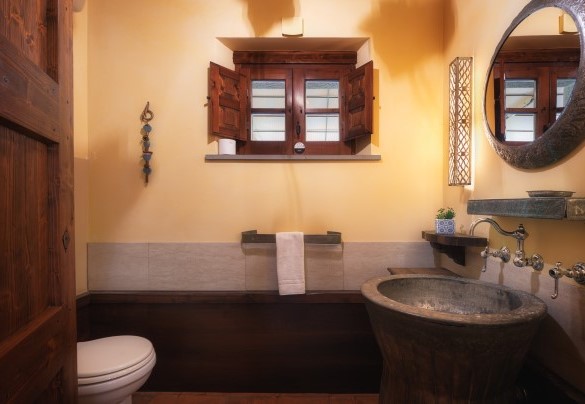 Bagno di servizio piano terra - Casale dei Girasoli 
