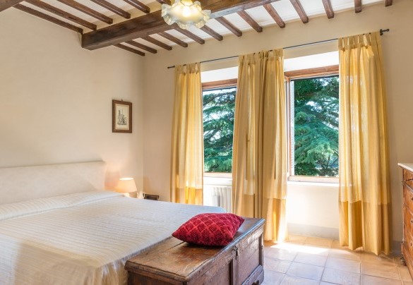 Double bedroom with divisible bed and en-suite bathroom on the first floor - Casale dei Tigli