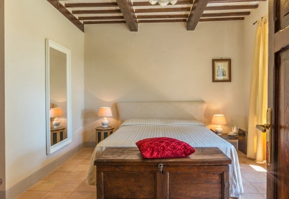 Double bedroom with divisible bed and en-suite bathroom on the first floor - Casale dei Tigli