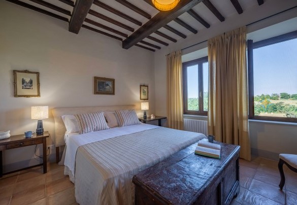 Double bedroom with en-suite bathroom on the first floor - Casale dei Tigli