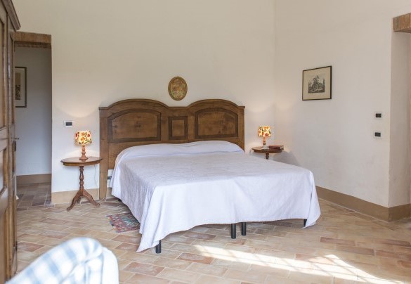 La grande camera matrimoniale al piano terra con letti divisibili e bagno en-suite - Casale Dei