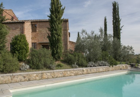 La piscina accanto la villa - Casale Dei