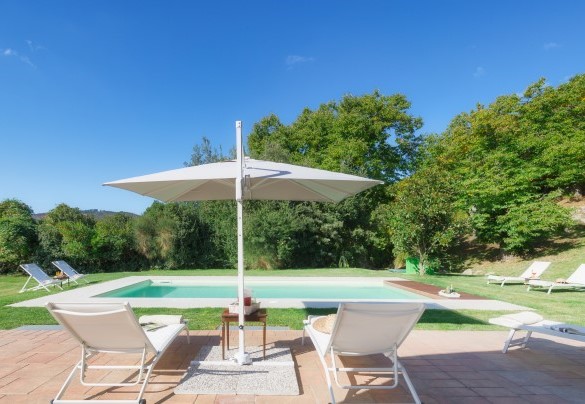 La piscina è igienizzata a sale – Casale del Castagneto