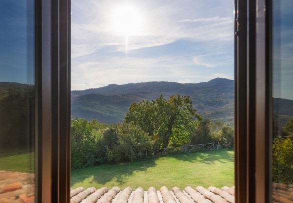 Panorama dalla camera matrimoniale al primo piano – Casale del Castagneto