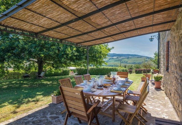 Zona colazione e pranzo con accesso alla cucina- Casale del Viaggiatore