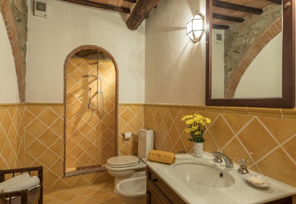 Bagno con doccia al piano terra- Casale del Viaggiatore