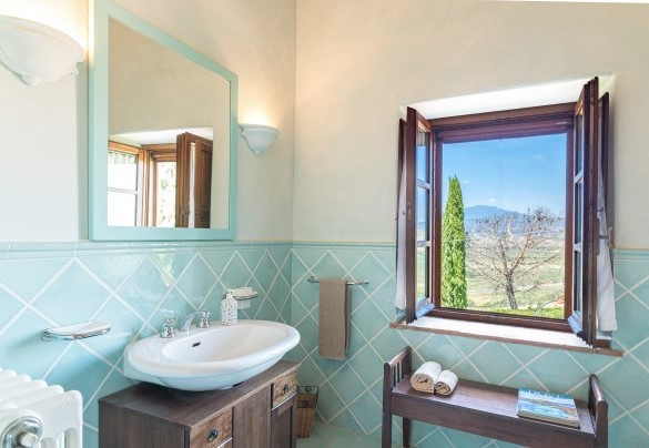 Bagno con doccia al primo piano - Casale del Viaggiatore