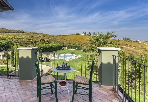 Studio nr 5 on first floor - The wide terrace in exclusive use 