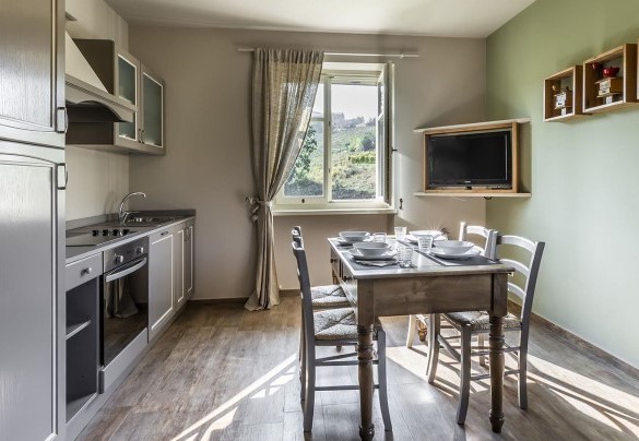 Suite nr 3 on first floor -The very bright living room - Casale dell'Acero Rosso 10 