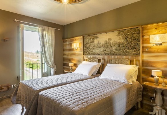 Double bedroom nr 4 on first floor with the nice balcony - Casale dell'Acero Rosso 10