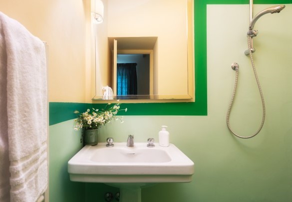 Bagno con doccia n.2 al piano terra - Casale dell’Oasi