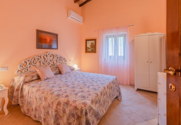 The double bedroom n. 5 in the annex - Casale delle Farfalle