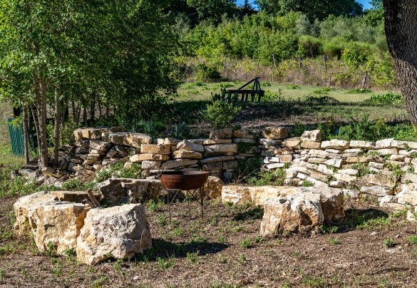 Characteristic stones of the Umbrian area - Casale delle Farfalle