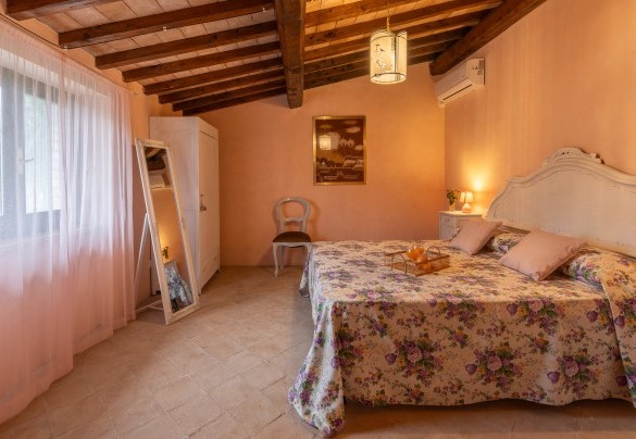 The double bedroom n. 6 in the annex - Casale delle Farfalle