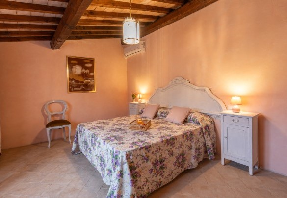 The double bedroom n. 6 in the annex - Casale delle Farfalle