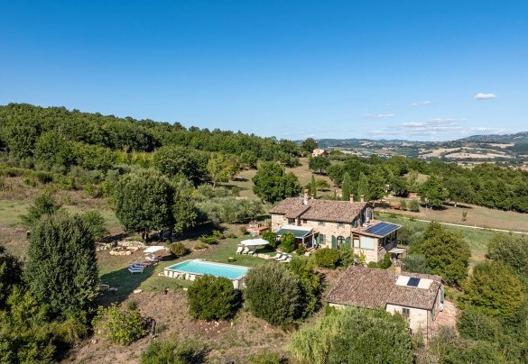 The property seen from above - Casale delle Farfalle 