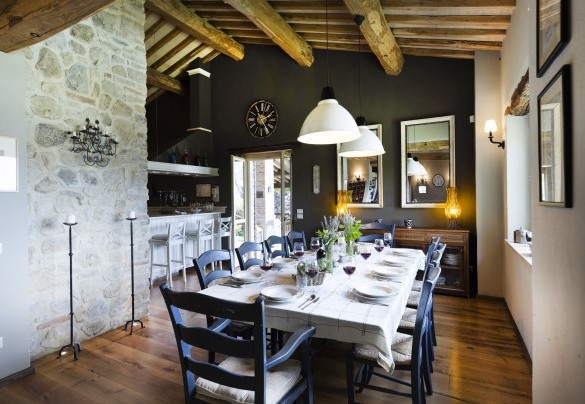 The living with direct access to the portico - Casale delle Lavande