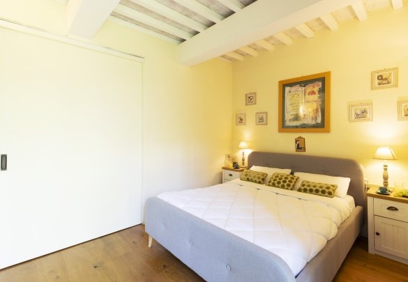 Double bedroom n.4 with sliding door - Casale delle Lavande