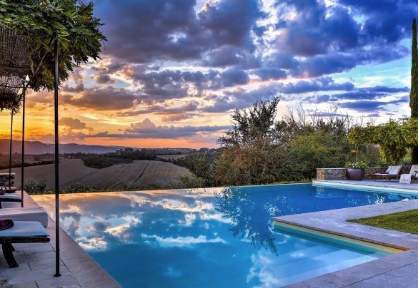 La bellissima piscina al tramonto  - Casale delle Lavande 