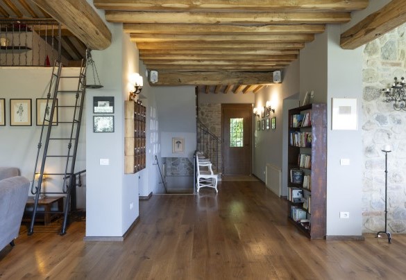 The main entrance and the stairs to the first and lower floors - Casale delle Lavande