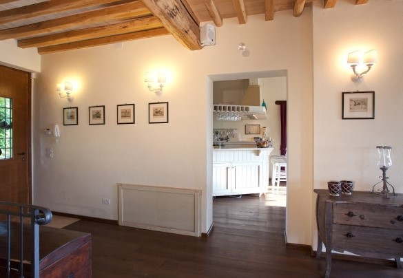 The  wide and bright entrance - Casale delle Lavande 