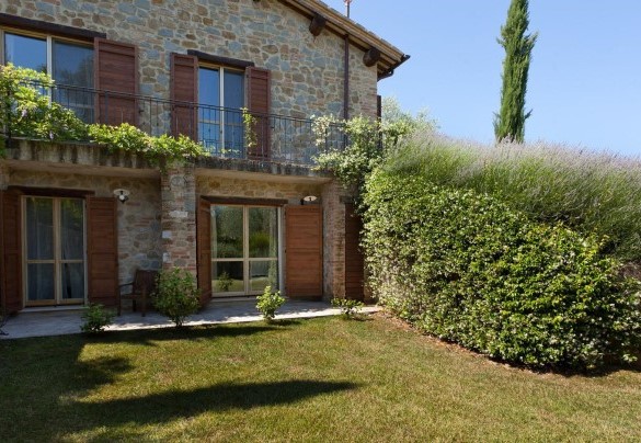 Il bellissimo giardino e il casale – Casale delle Lavande 