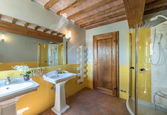 Bagno n 3 con doccia massaggiante al primo piano - Casale La Splendida