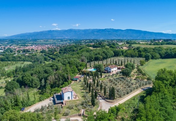 La villa immersa nella natura - Casale La Splendida