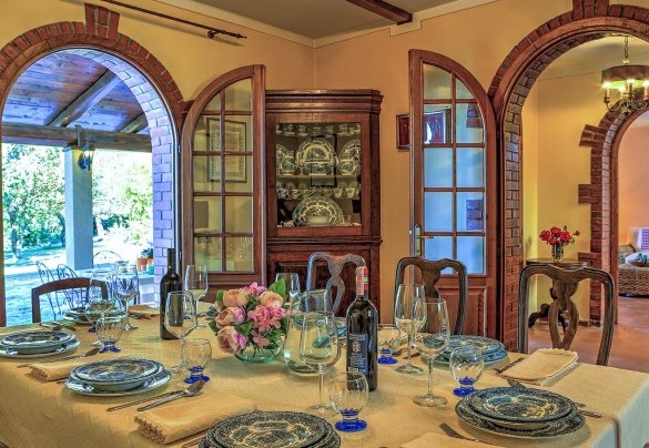 The dining room next to the kitchen – Casale Le Conce 