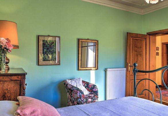 Double bedroom n.3 with queen size bed, en-suite bathroom, on the first floor – Casale Le Conce 