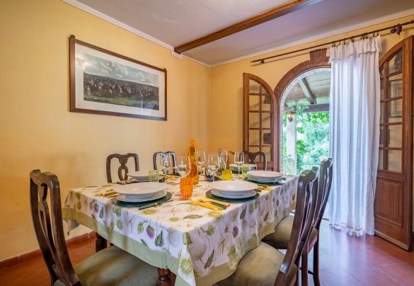 The dining room next to the kitchen and with access to the porch – Casale Le Conce