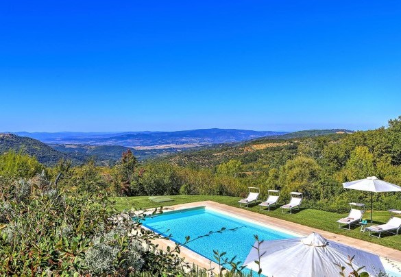 Panorama as the eye can see over the Tuscan hills – Casale Le Conce 
