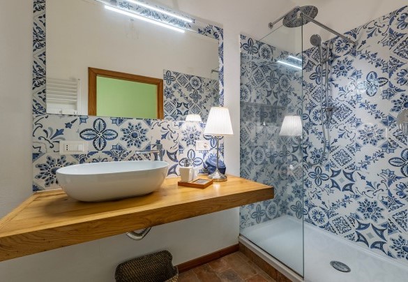 En-suite bathroom with shower n.3 - Casale Le Conce