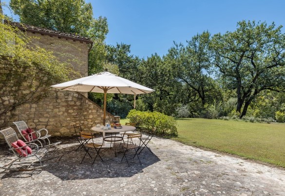 La terrazza di fronte alla french door della cucina - Casale Le Querce di Cetona