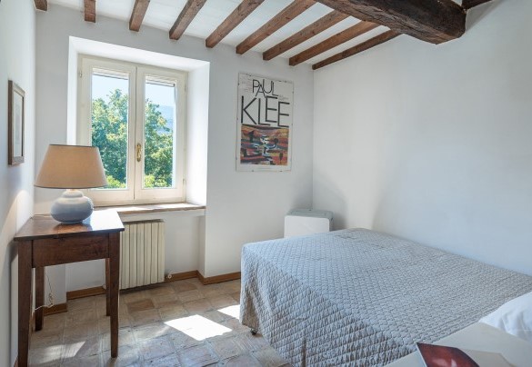 Camera singola con letto a una piazza e mezzo cm 190 x 115. Primo piano - Casale Le Querce di Cetona